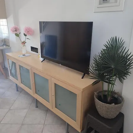 Nicholas House * Siviri