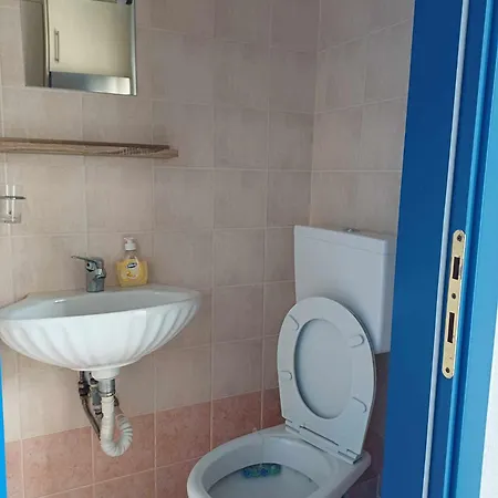 Nicholas House * Siviri